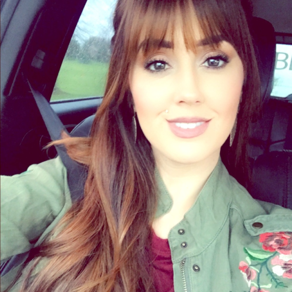 Meet your Posher, Casey